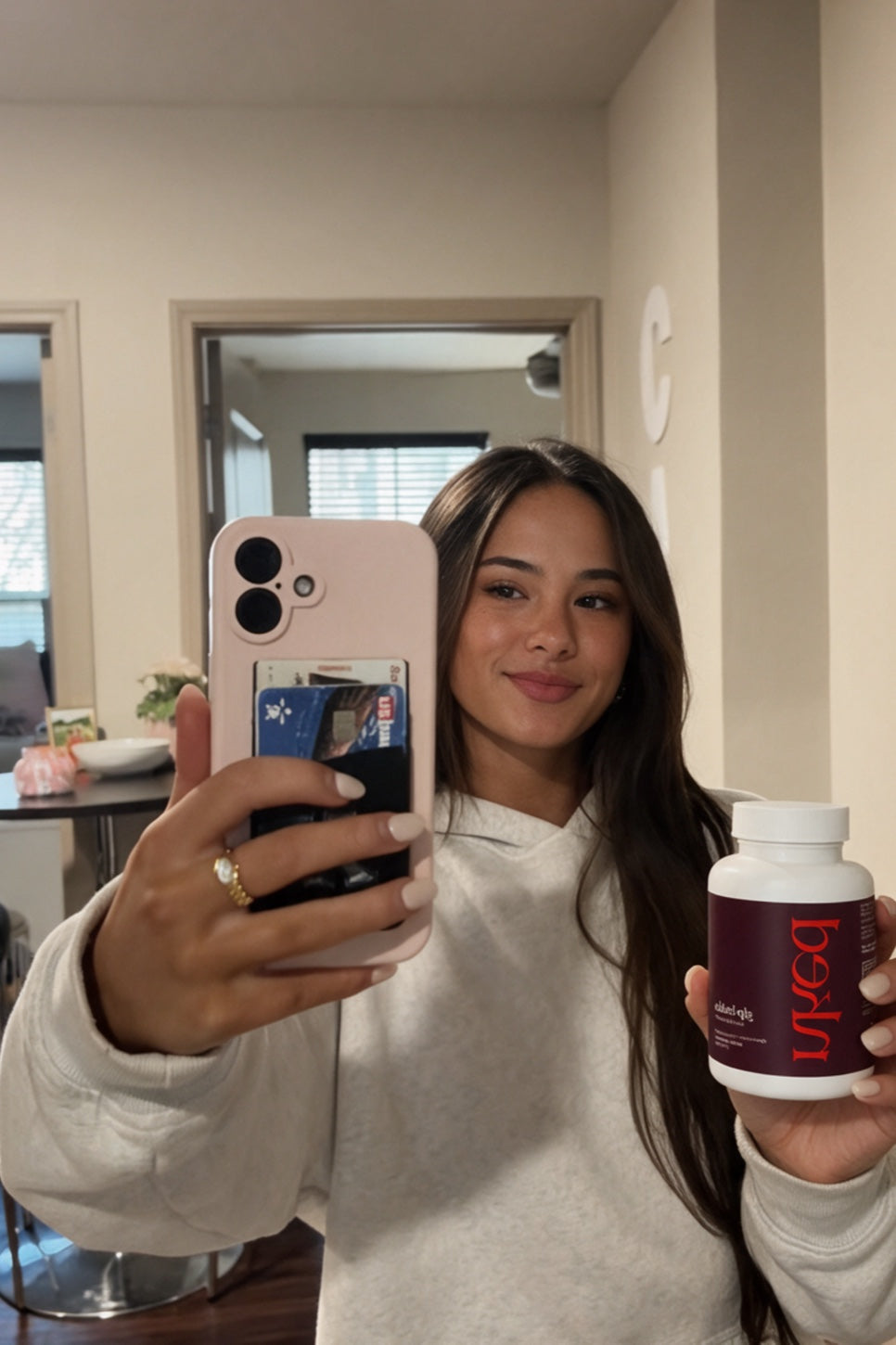Maddie, 24